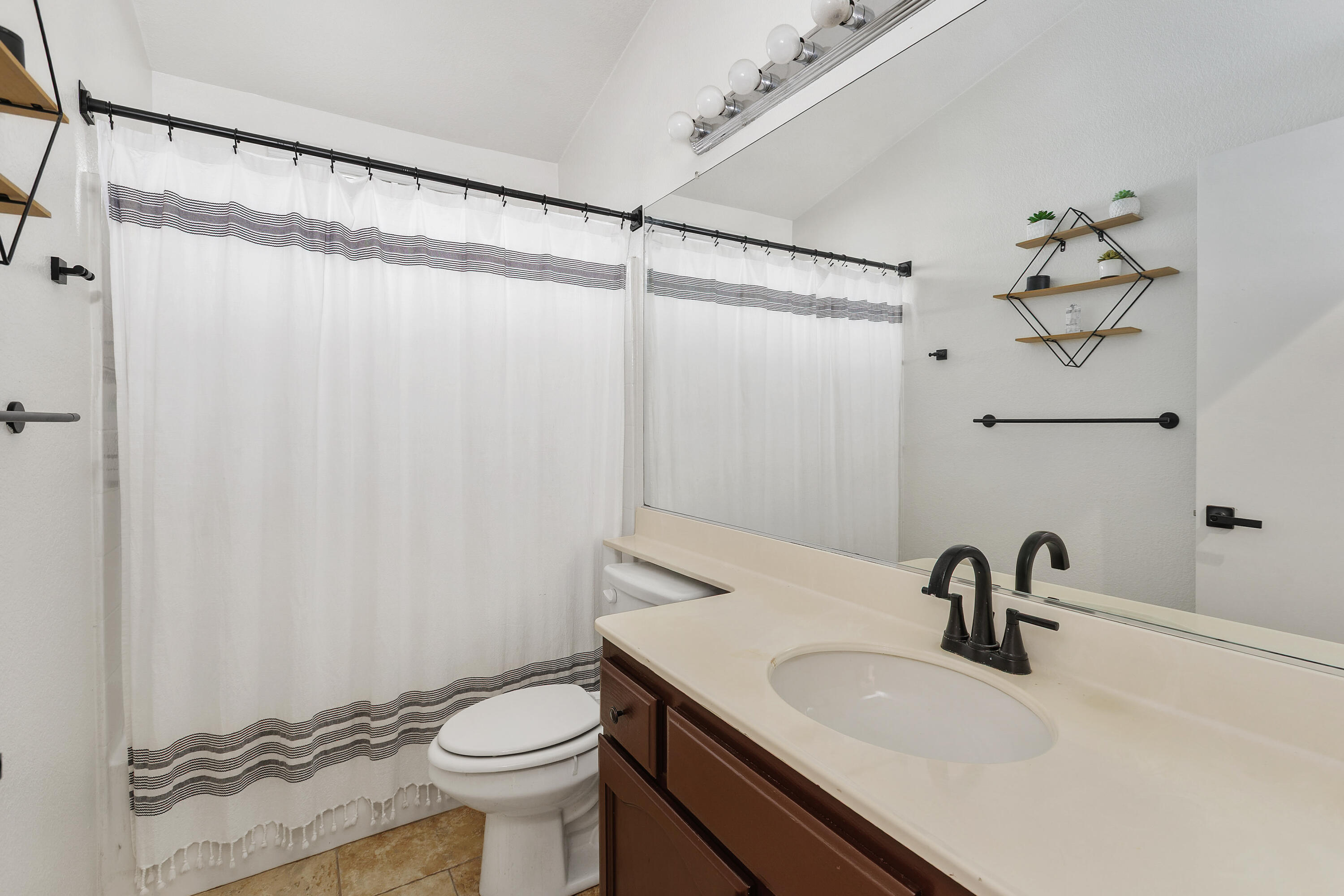 8771 Kentville Street Riverside, CA 92508 - Photo 23 of 37 27_12052933_187498_187498-EI-127