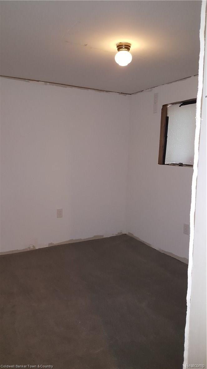7316 Runyan Lake Road Fenton, MI 48430 - Photo 28 of 41 lower level bedroom 4