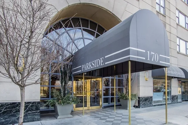 $1,099,000 | 170 Tremont Street, Unit 1604, Boston, MA 02111