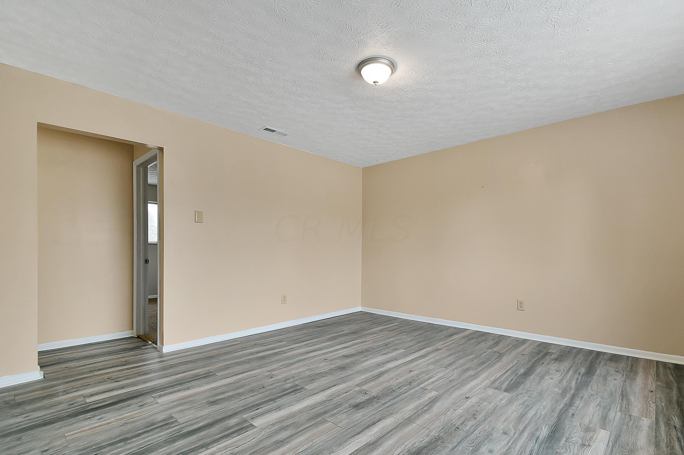 5322 Summit Road Southwest Pataskala, OH 43062 - Photo 15 of 29 Gallery Image 15