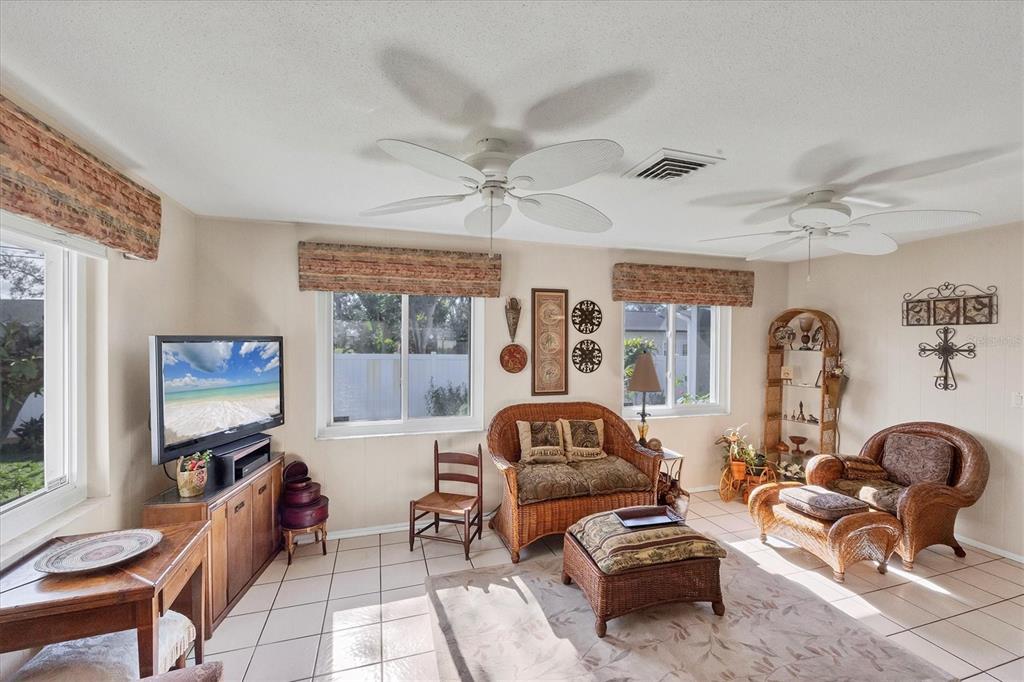 1181 Southland Road Venice, FL 34293 - Photo 22 of 51 Gallery Image 22