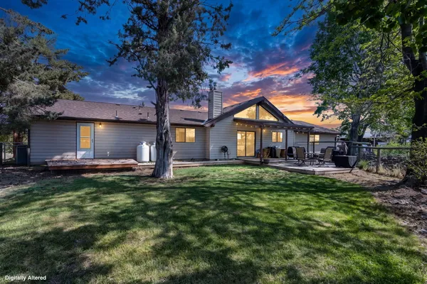 $1,350,000 | 4050 Southwest Highland Avenue, Redmond, OR 97756