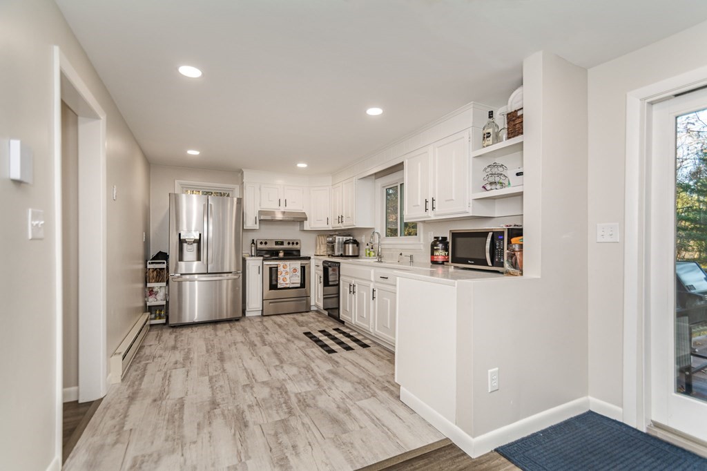 23 Coughlin Road Littleton, MA 01460 - Photo 6 of 31 Gallery Image 6