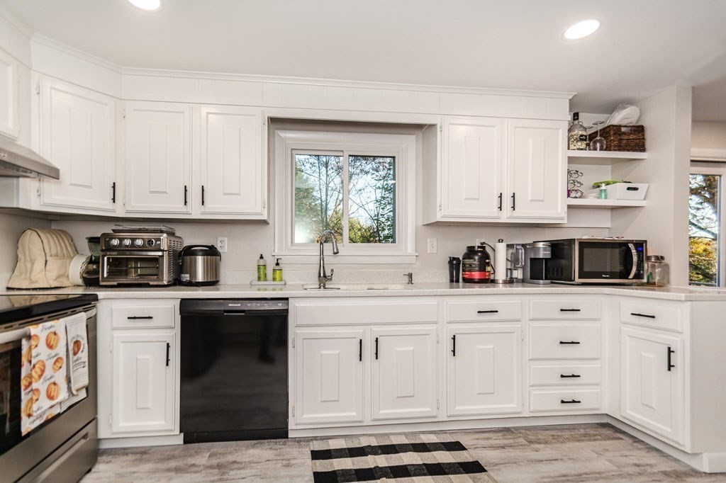 23 Coughlin Road Littleton, MA 01460 - Photo 7 of 31 Gallery Image 7