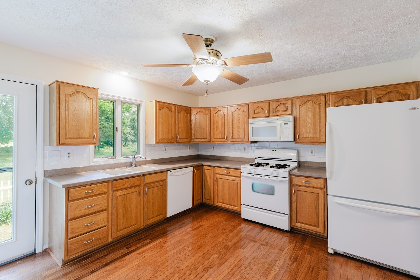 2006 Spring Garden Road Marion, IL 62959 - Photo 12 of 49