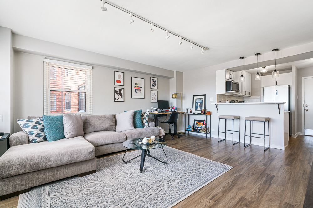 2909 North Sheridan Road, Unit 912 Chicago, IL 60657 - Photo 5 of 16 Gallery Image 5