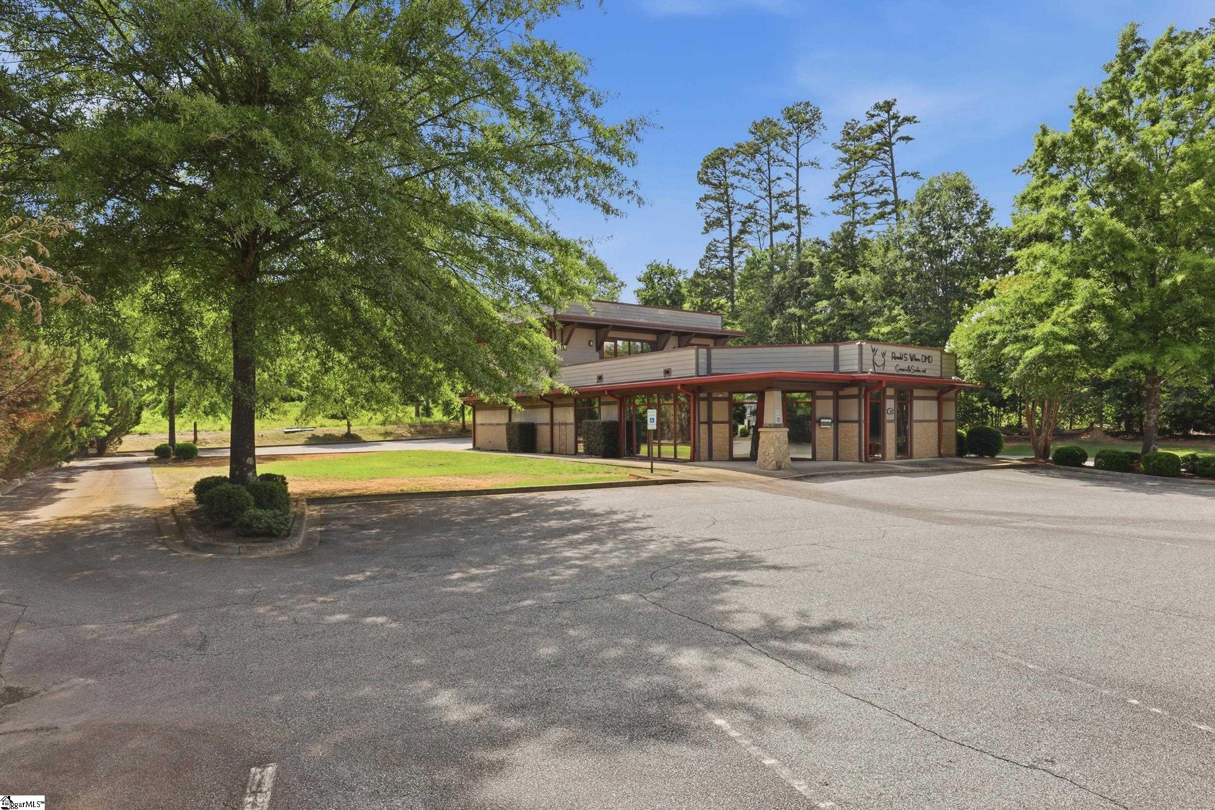 142 Mall Connector Road Greenville, SC 29607 - Photo 8 of 27