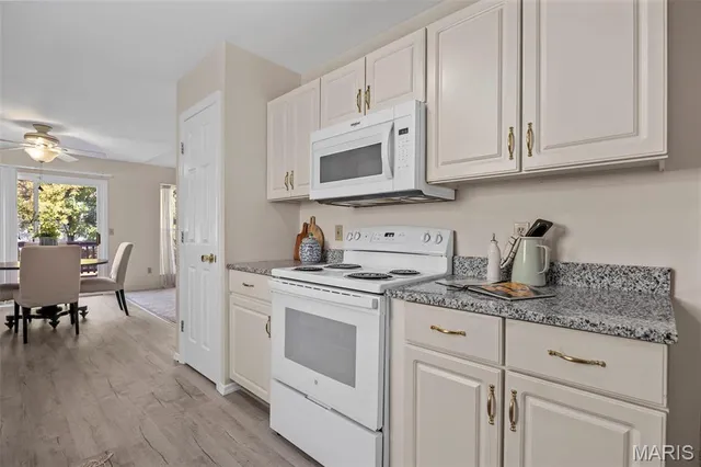 $289,900 | 6 Green Park Lane, O'Fallon, MO 63366