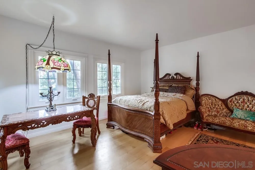 4499 Toyon Mountain Road Julian, CA 92036 - Photo 22 of 50 a spacious bedroom with two beds and window