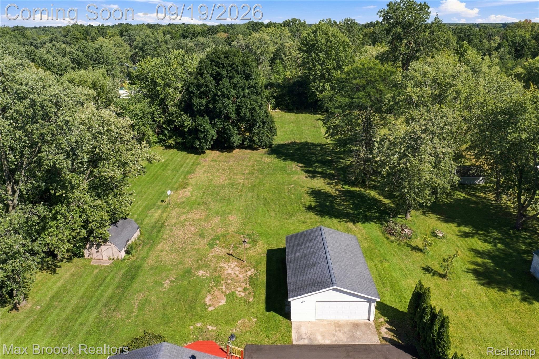 2267 Howe Road Burton, MI 48519 - Photo 4 of 68 IMG_2877(1).JPG