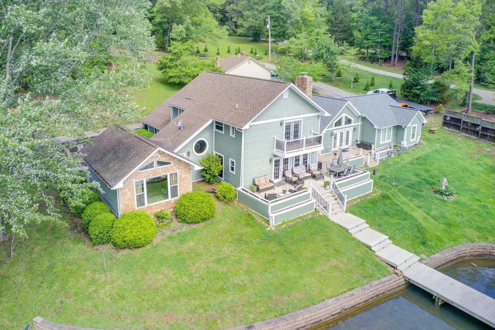 6235 Scruggs Road Moneta, VA 24121 - Photo 3 of 59 03-03-052520220005