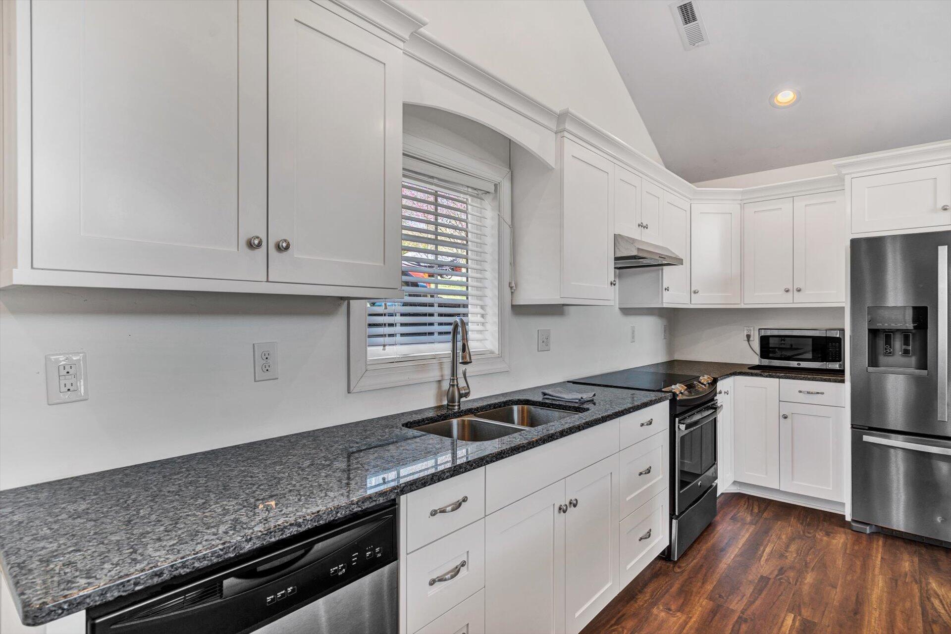 6235 Scruggs Road Moneta, VA 24121 - Photo 33 of 59 33-032920230057