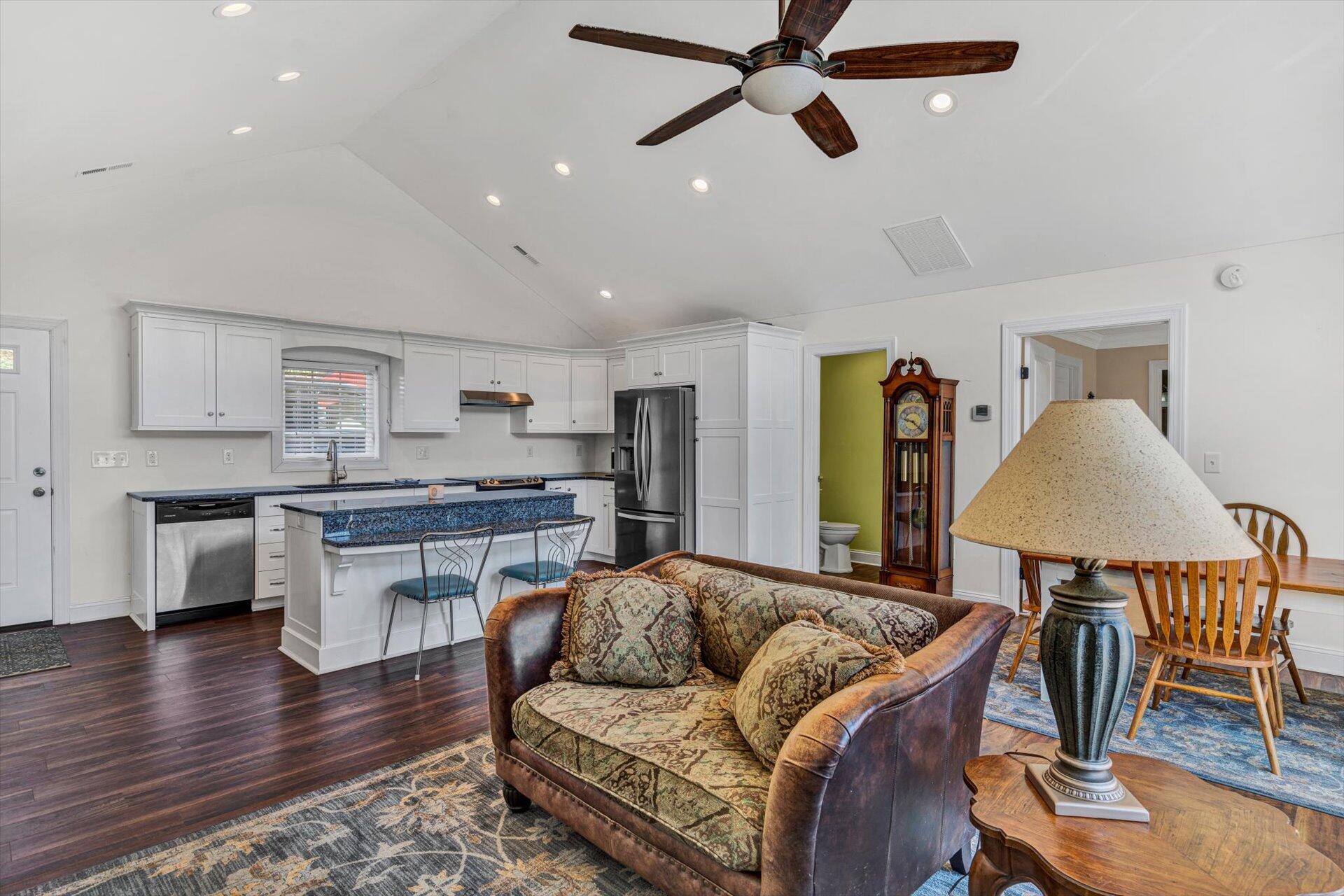 6235 Scruggs Road Moneta, VA 24121 - Photo 35 of 59 35-032920230059