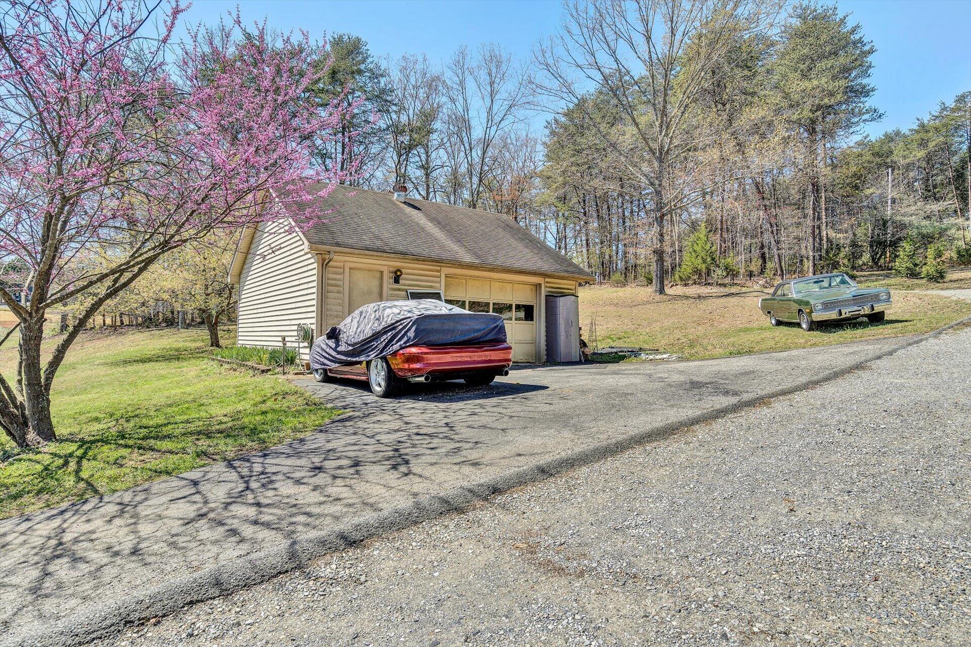 6235 Scruggs Road Moneta, VA 24121 - Photo 54 of 59 58-032920230066