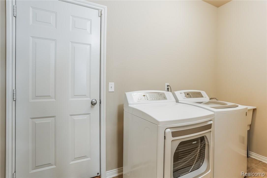 3058 Fantail Court Rochester, MI 48309 - Photo 21 of 43 022-2693516-medium.jpg
