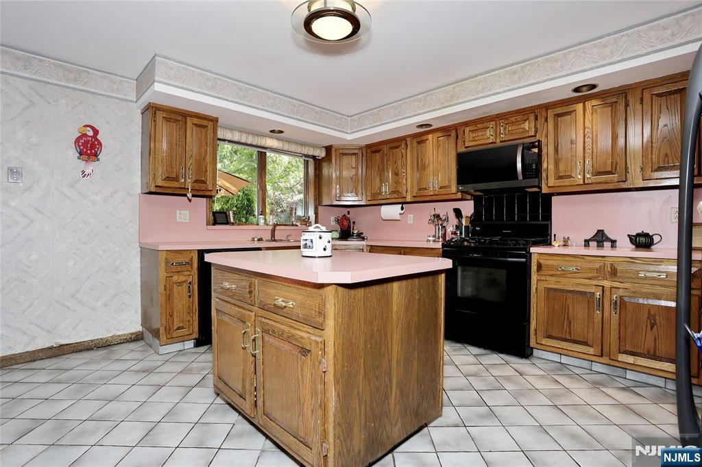 245 Highland Avenue Wood-Ridge, NJ 07075 - Photo 10 of 37