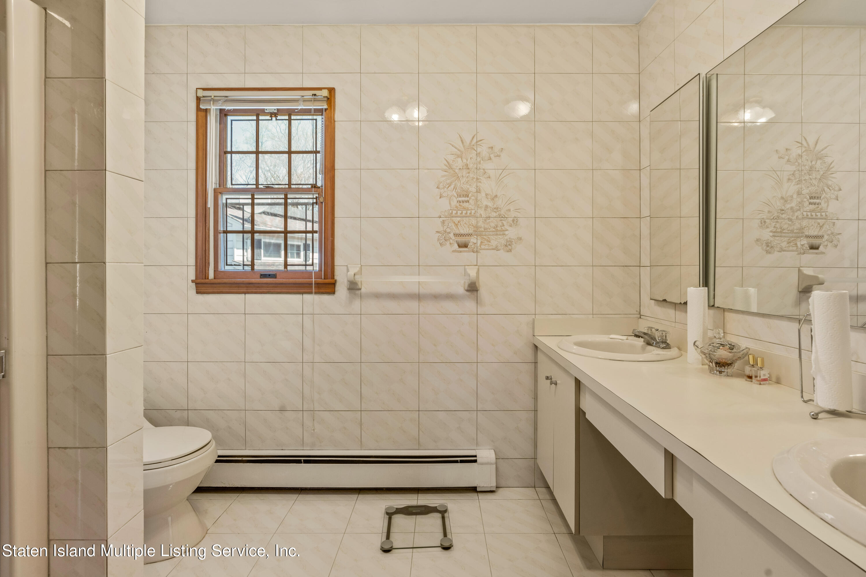 141 Grymes Hill Road Staten Island, NY 10301 - Photo 19 of 37 DSC09727