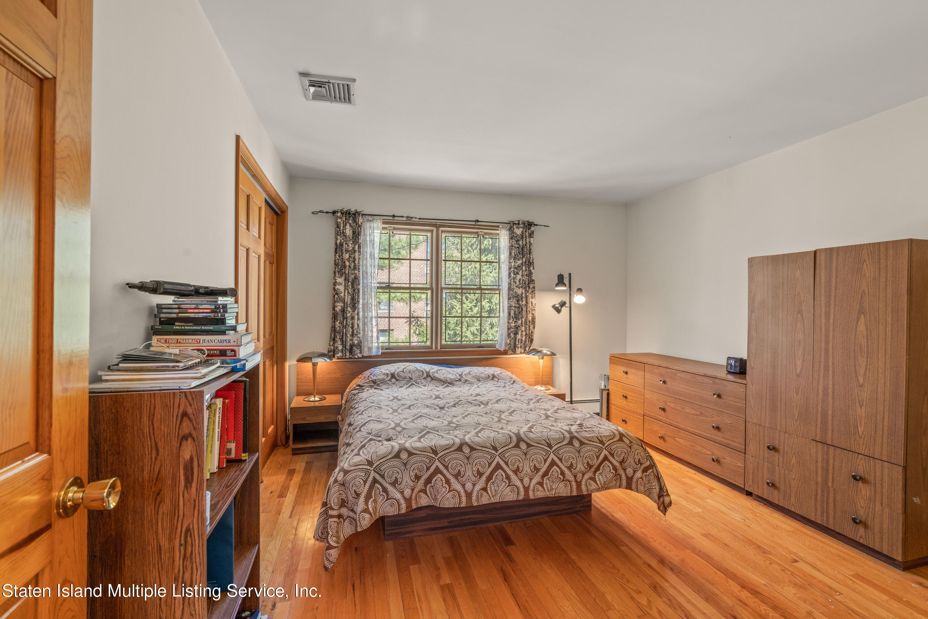 141 Grymes Hill Road Staten Island, NY 10301 - Photo 22 of 37 DSC09751