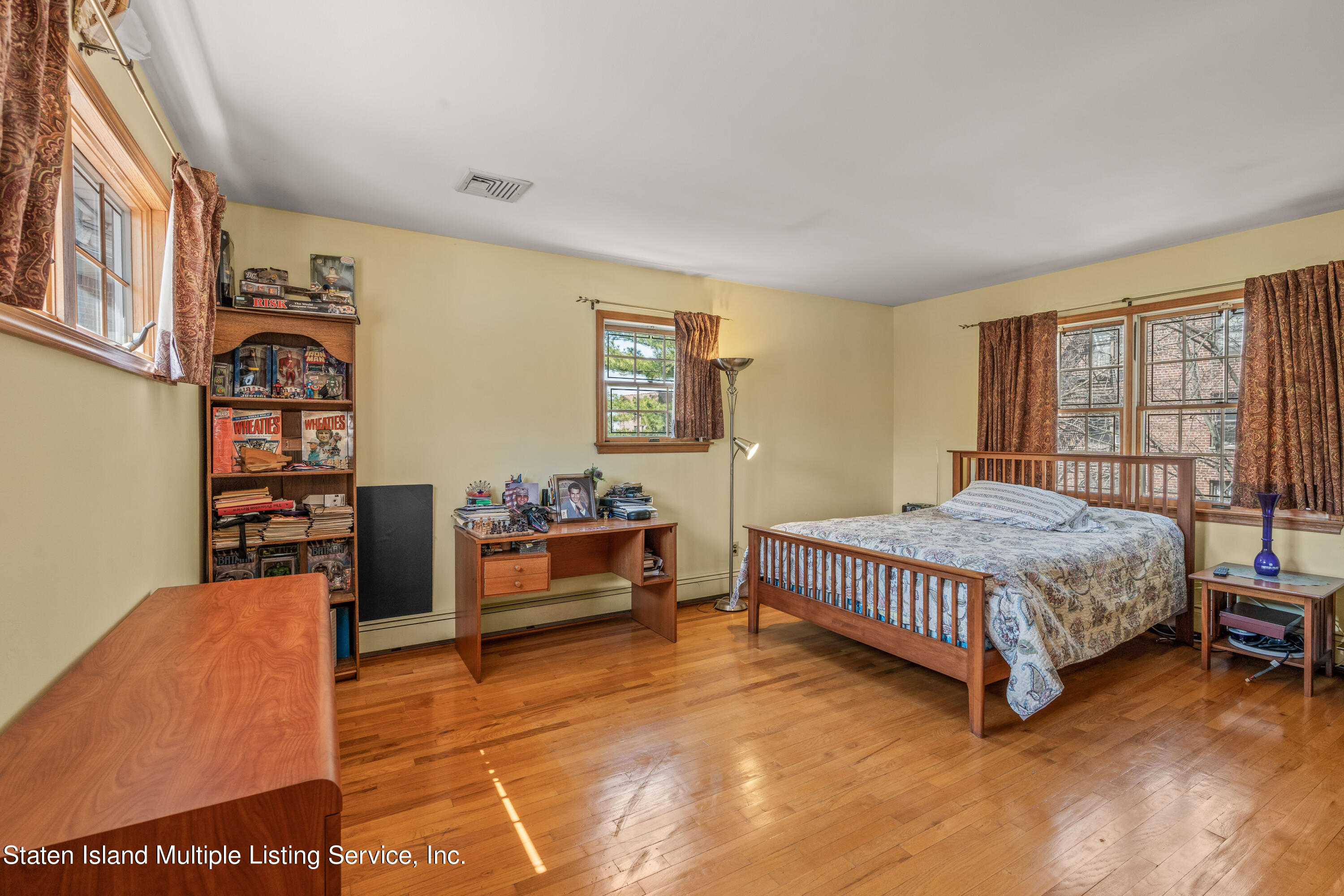 141 Grymes Hill Road Staten Island, NY 10301 - Photo 23 of 37 DSC09754