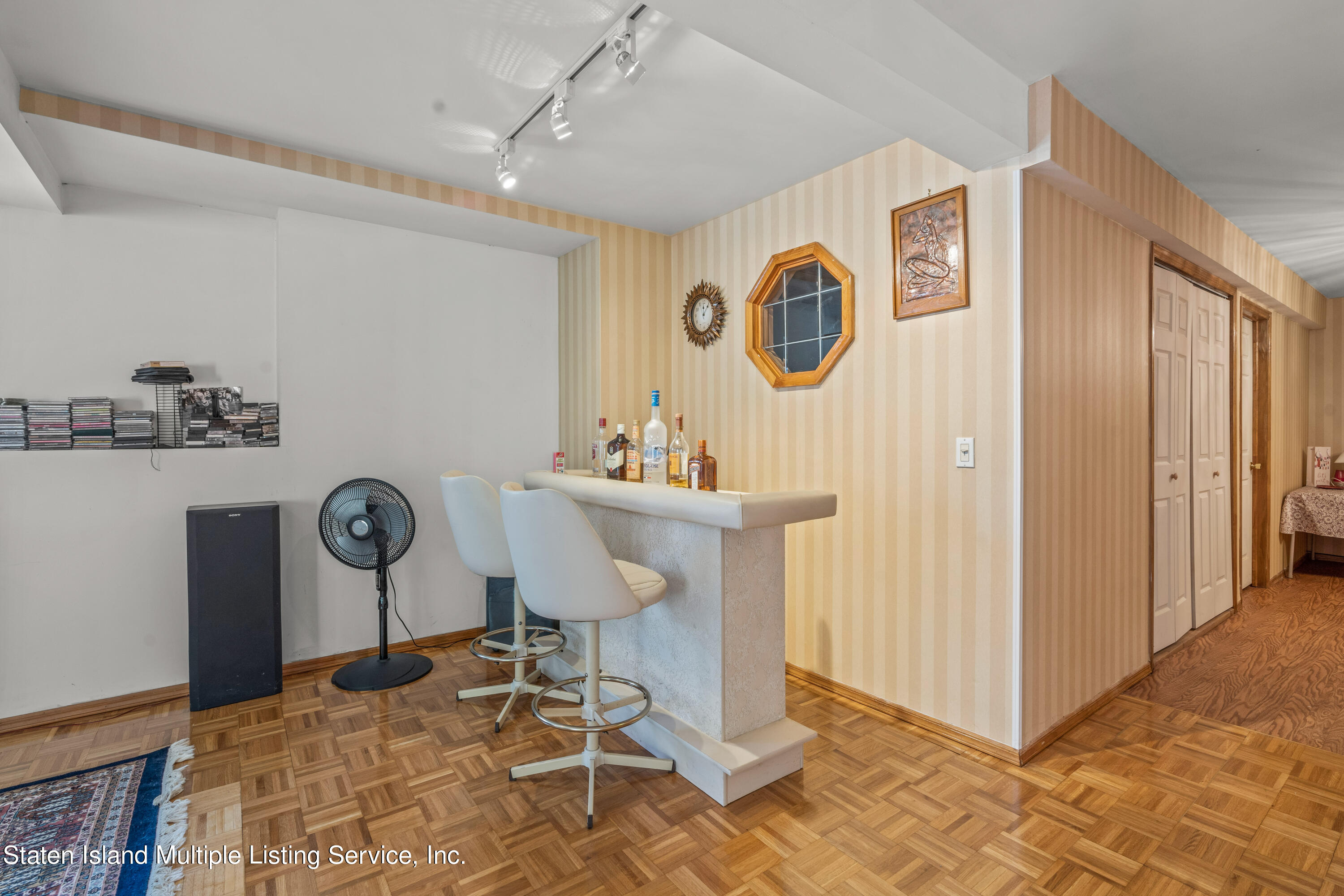 141 Grymes Hill Road Staten Island, NY 10301 - Photo 32 of 37 DSC09817