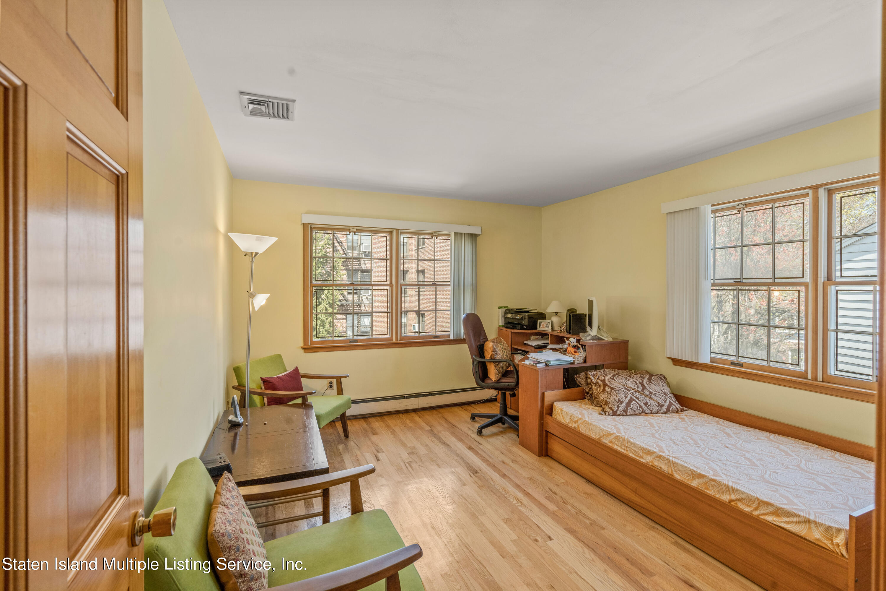 141 Grymes Hill Road Staten Island, NY 10301 - Photo 33 of 37 DSC09823