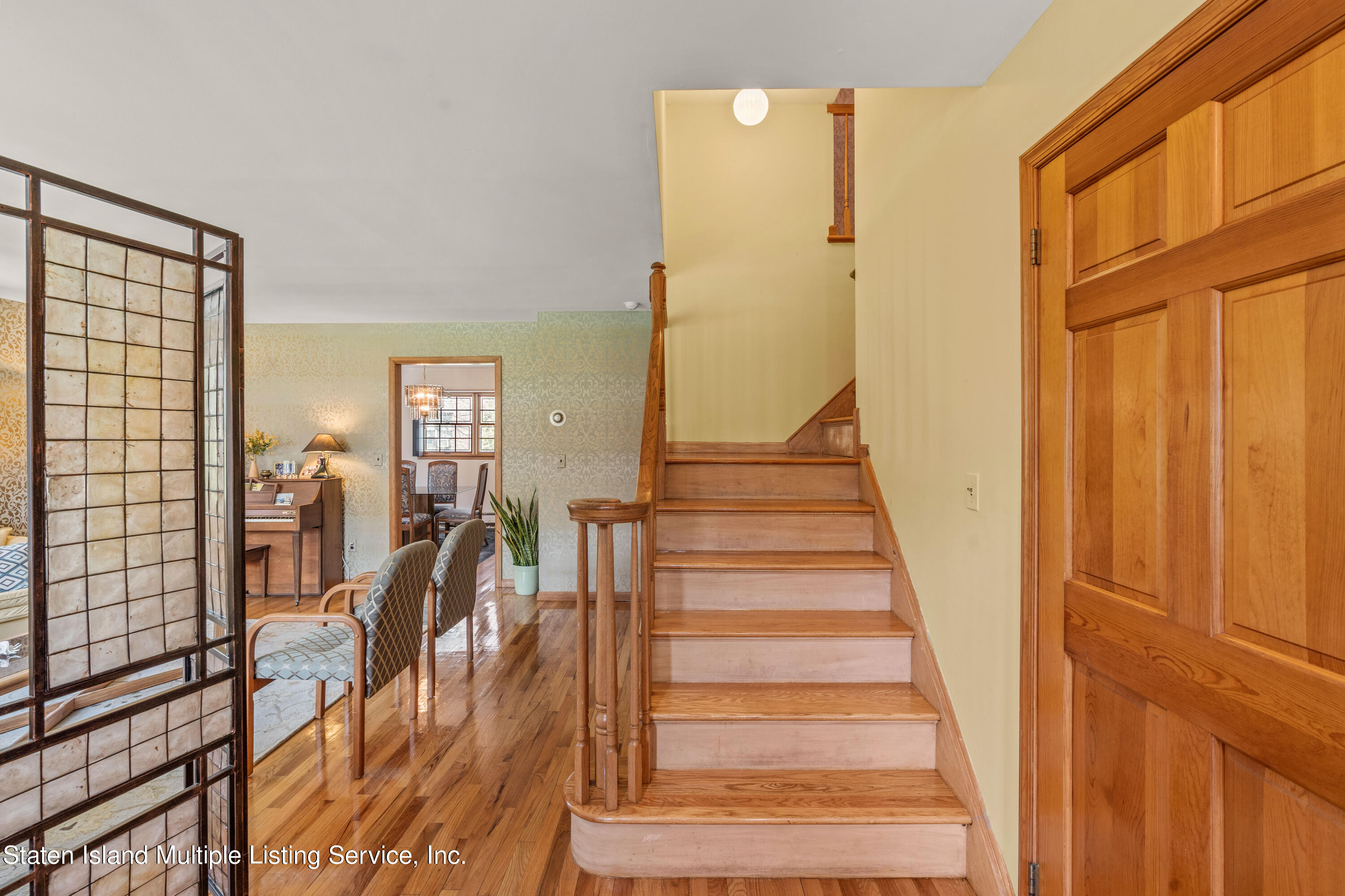 141 Grymes Hill Road Staten Island, NY 10301 - Photo 7 of 37 DSC09637