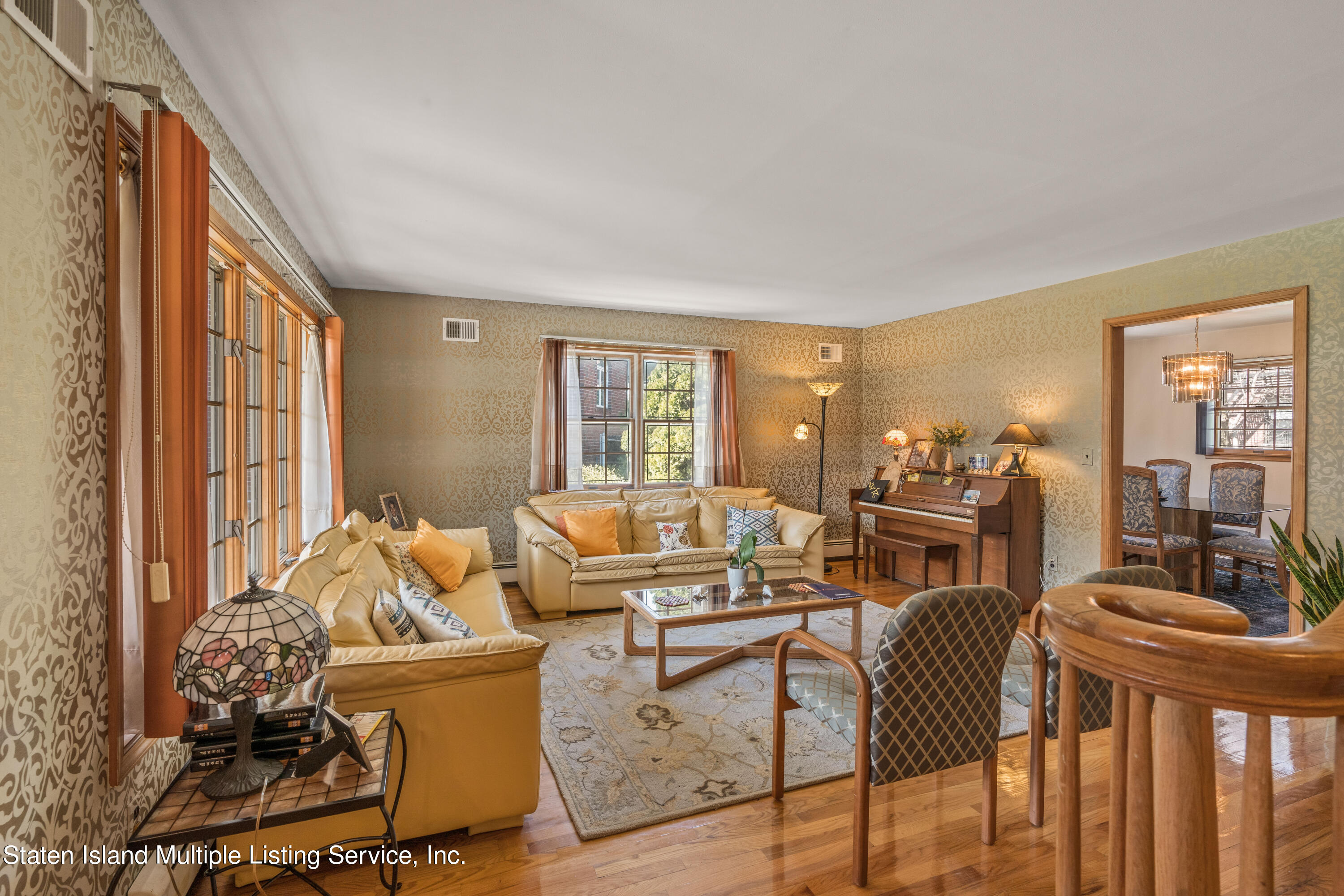 141 Grymes Hill Road Staten Island, NY 10301 - Photo 8 of 37 DSC09649