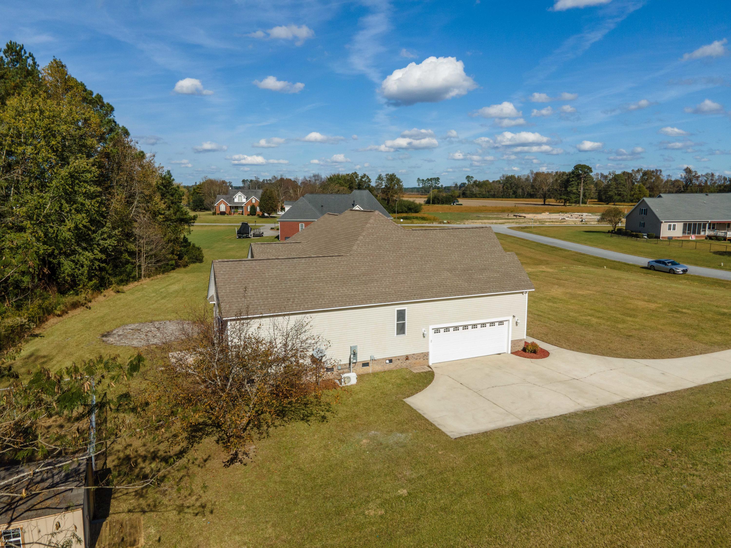 3024 Foxhall Road Farmville, NC 27828 - Photo 8 of 54 Garage side