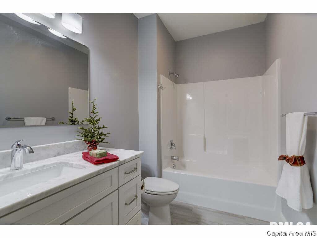 4220 Osage Road Springfield, IL 62711 - Photo 18 of 33