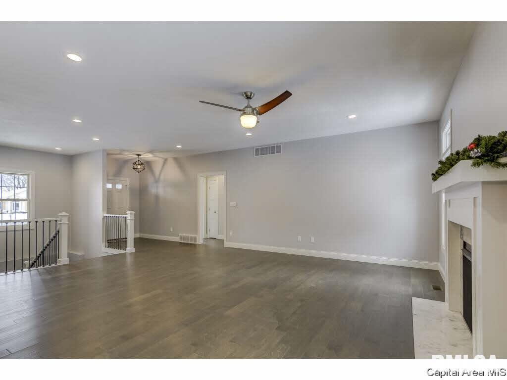 4220 Osage Road Springfield, IL 62711 - Photo 4 of 33