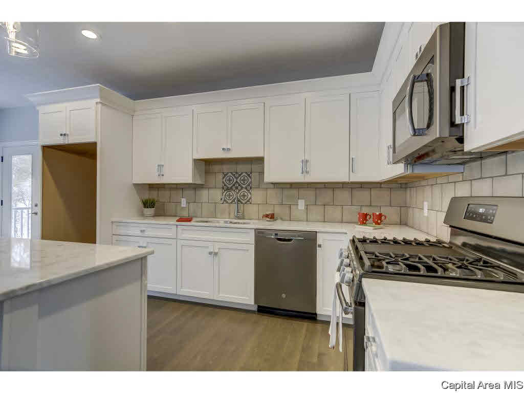 4220 Osage Road Springfield, IL 62711 - Photo 8 of 33