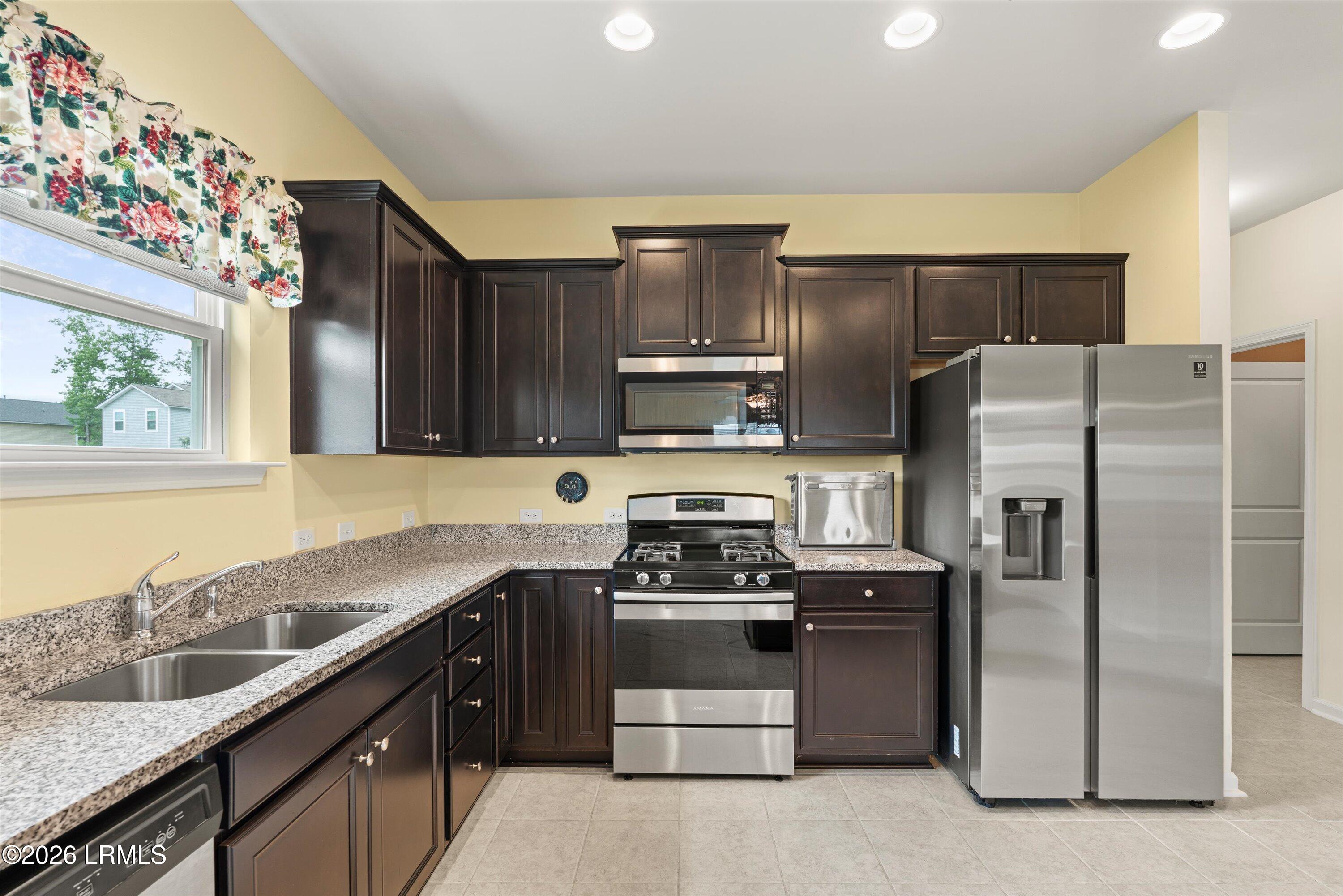 24 Seneca Way Beaufort, SC 29906 - Photo 8 of 35 11-24 Seneca Wy