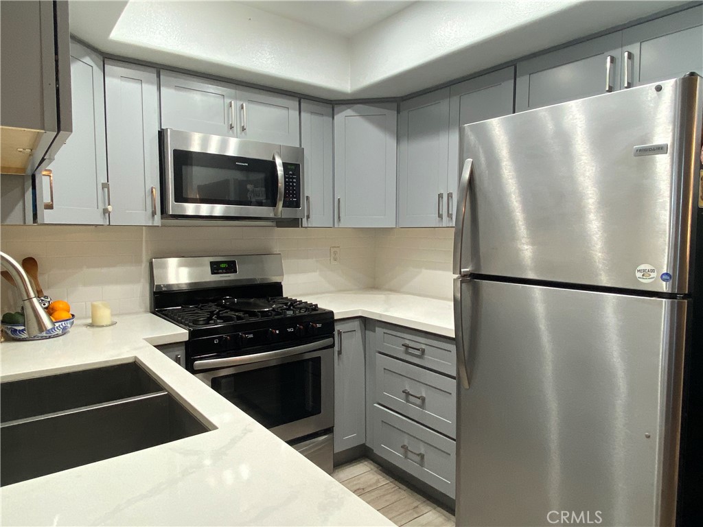 2111 Cheyenne Way, Unit 5 Fullerton, CA 92833 - Photo 2 of 19