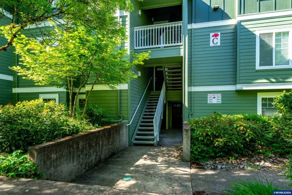 $299,000 | 6298 Southwest Grand Oaks Drive, Unit C304, Corvallis, OR 97333