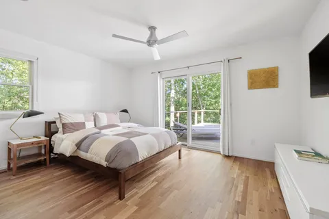 $2,195,000 | 4 Hollow Tree Lane, East Hampton, NY 11937