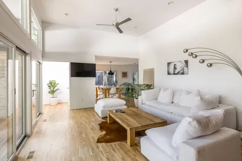 $2,195,000 | 4 Hollow Tree Lane, East Hampton, NY 11937