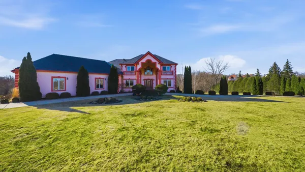 $1,495,000 | 9 Falcon Lakes Drive, South Barrington, IL 60010