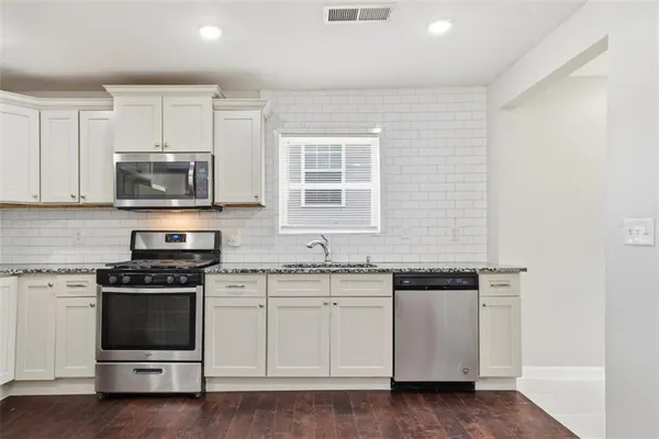 $1,800 | 250 Maple Street, Hapeville, GA 30354