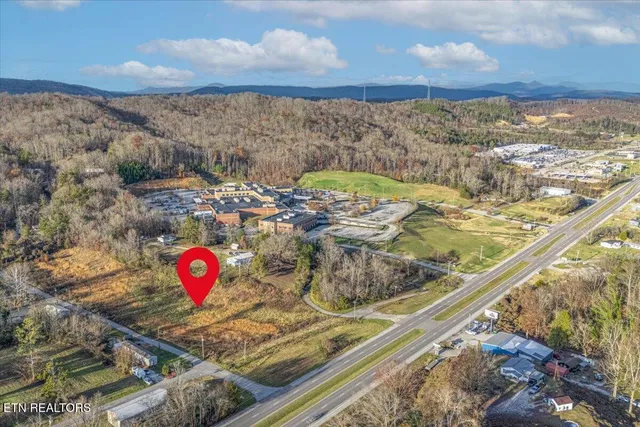 $800,000 | 2400 Roane State Highway, Harriman, TN 37748