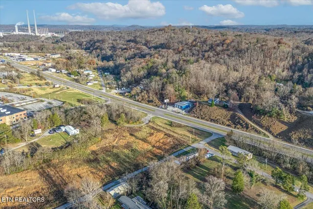 $800,000 | 2400 Roane State Highway, Harriman, TN 37748