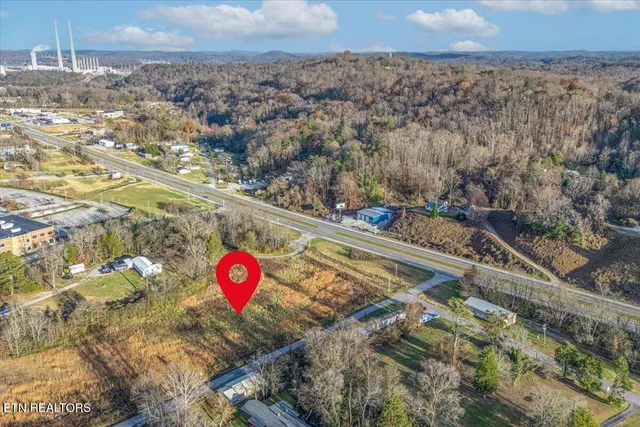 $800,000 | 2400 Roane State Highway, Harriman, TN 37748