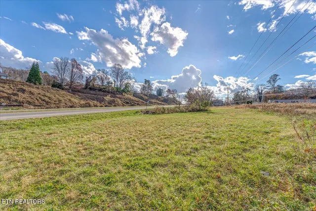 $800,000 | 2400 Roane State Highway, Harriman, TN 37748