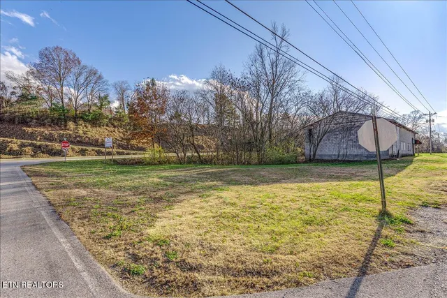 $800,000 | 2400 Roane State Highway, Harriman, TN 37748