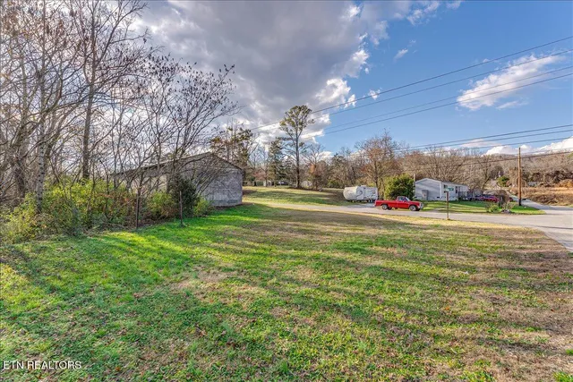 $800,000 | 2400 Roane State Highway, Harriman, TN 37748