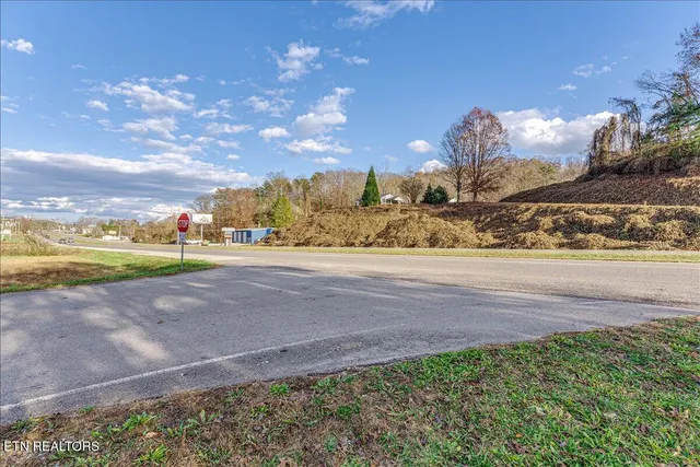 $800,000 | 2400 Roane State Highway, Harriman, TN 37748