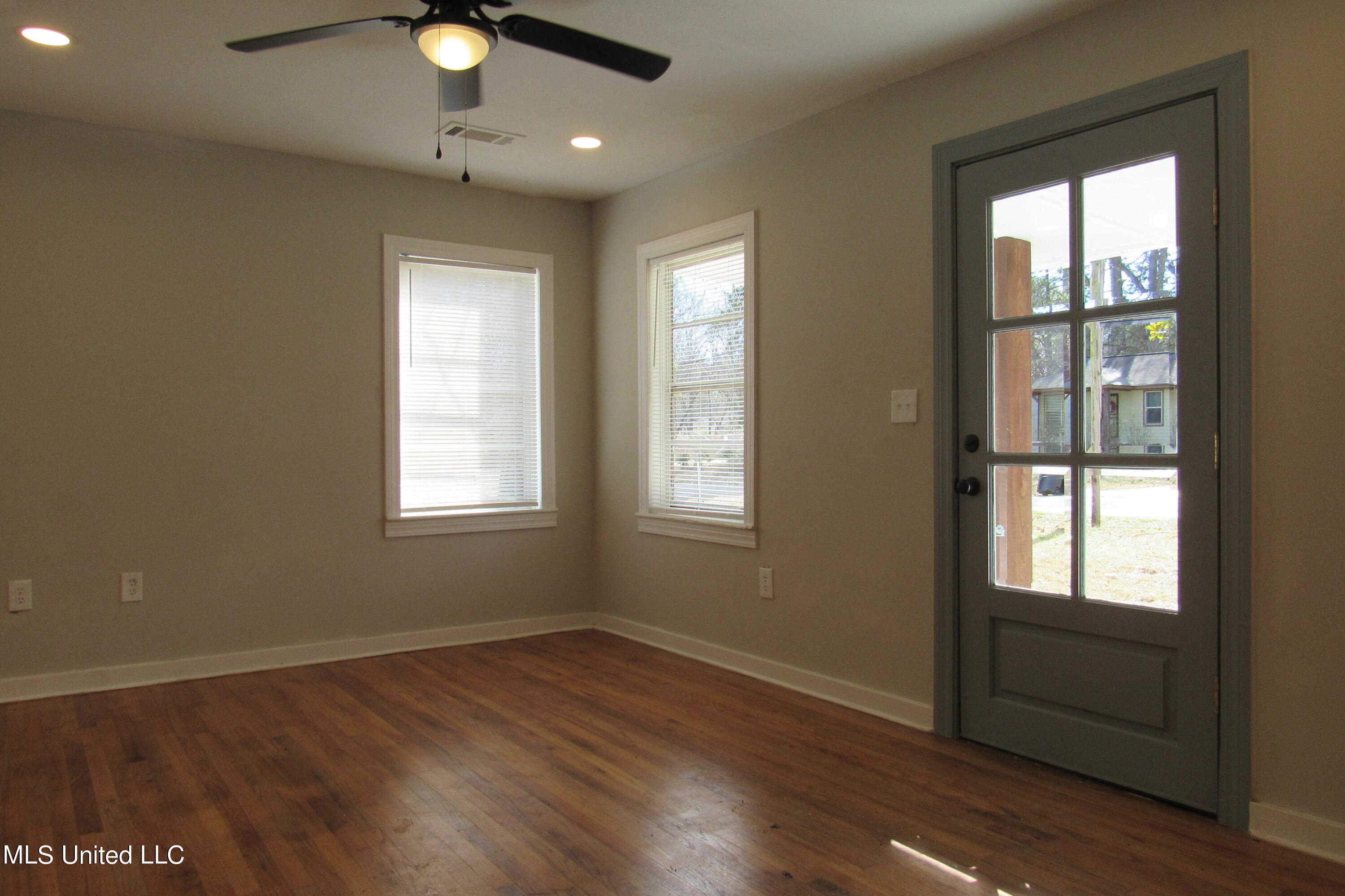 620 Lawrence Road Jackson, MS 39206 - Photo 3 of 21 IMG_6987