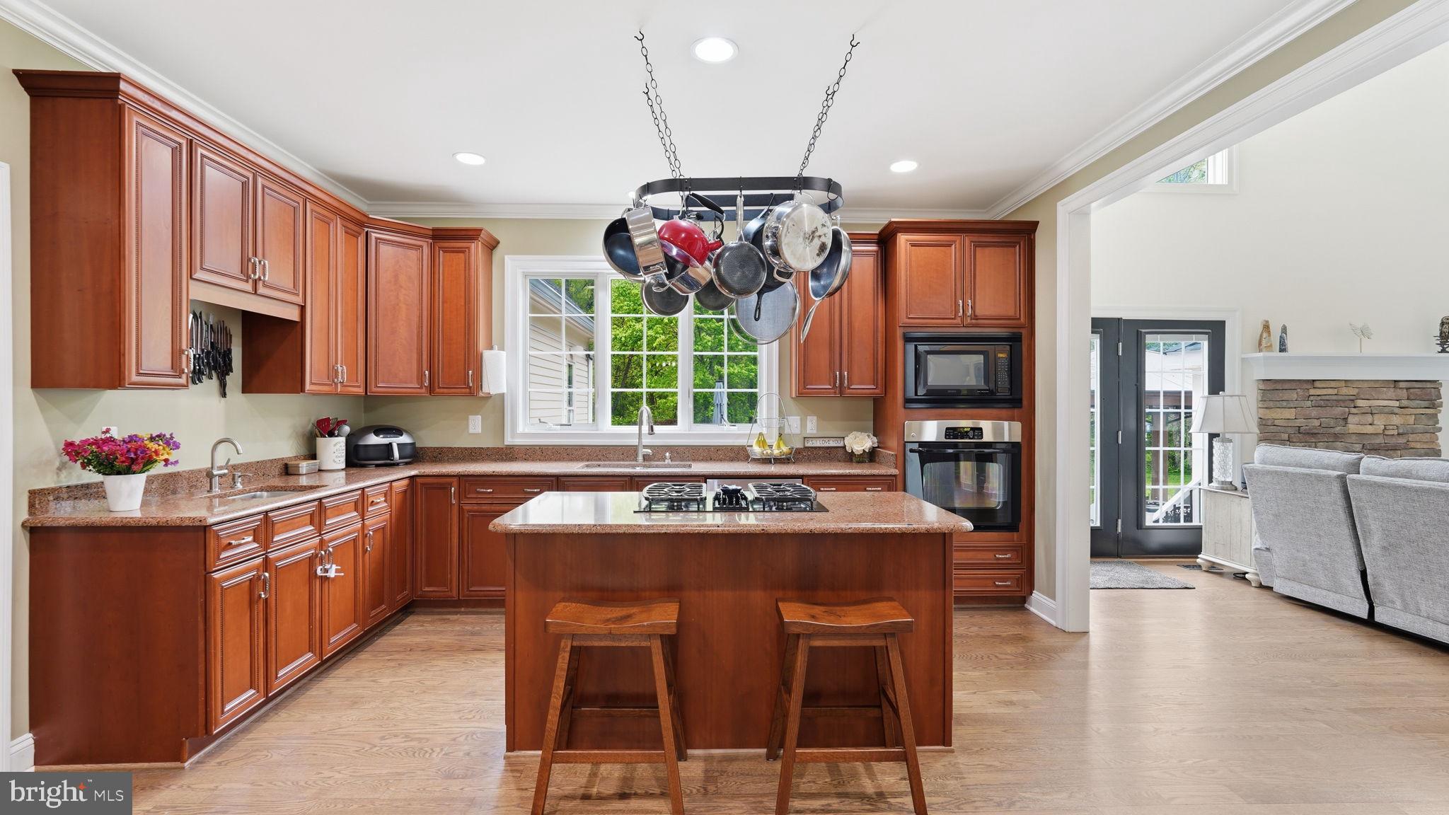 15613 Thoroughfare Road Gainesville, VA 20155 - Photo 15 of 64 Warm, inviting kitchen with charm.