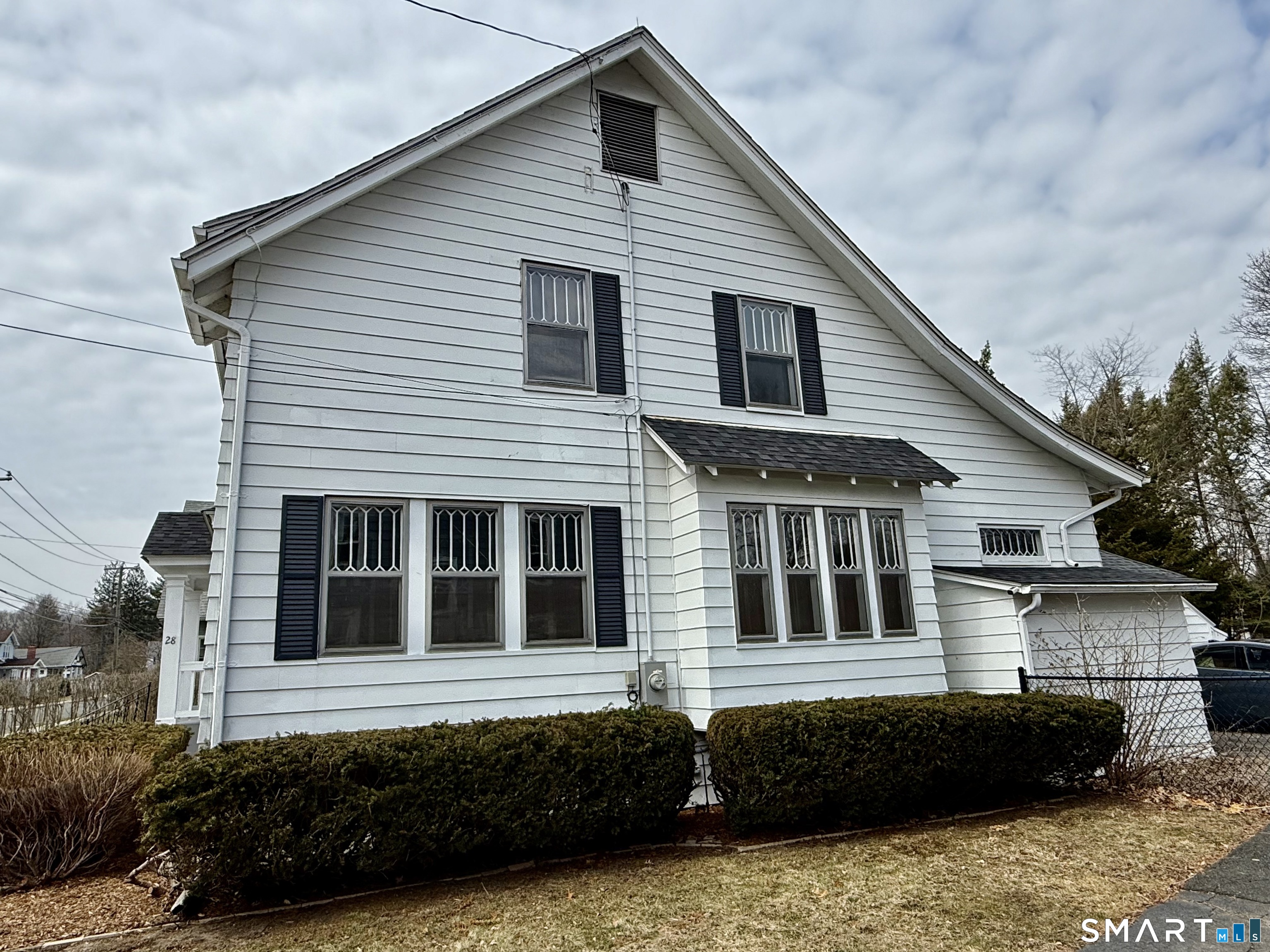 28 Sycamore Street Windsor, CT 06095 - Photo 2 of 27