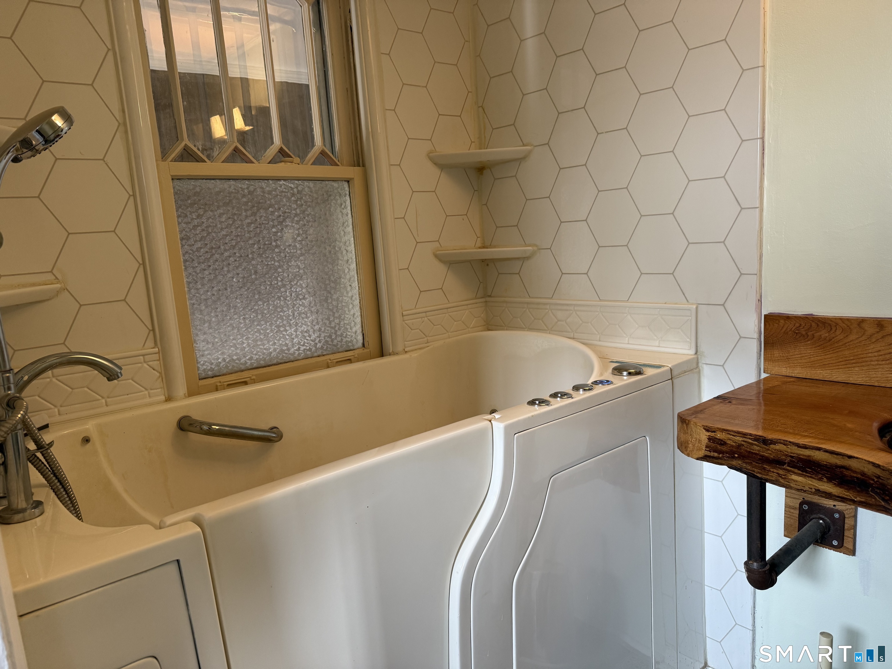 28 Sycamore Street Windsor, CT 06095 - Photo 22 of 27