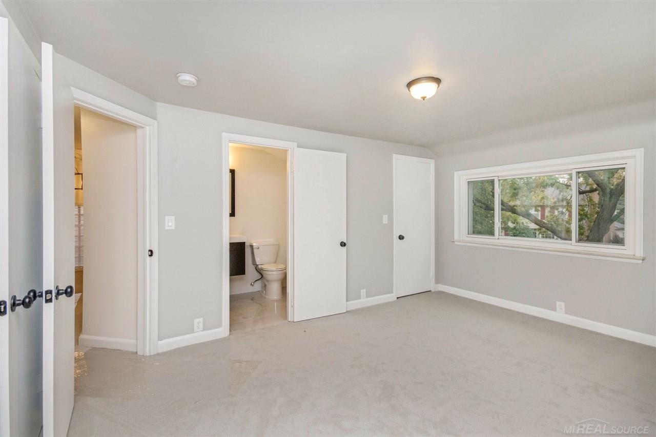 422 Lothrop Road Grosse Pointe Farms, MI 48236 - Photo 10 of 17